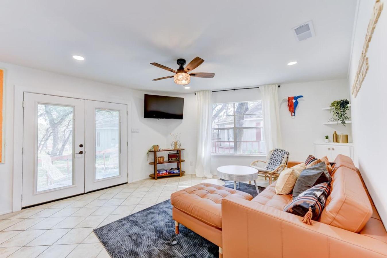 Downtown - Shiner Bungalow At Beer Ranch Project Wimberley Bagian luar foto