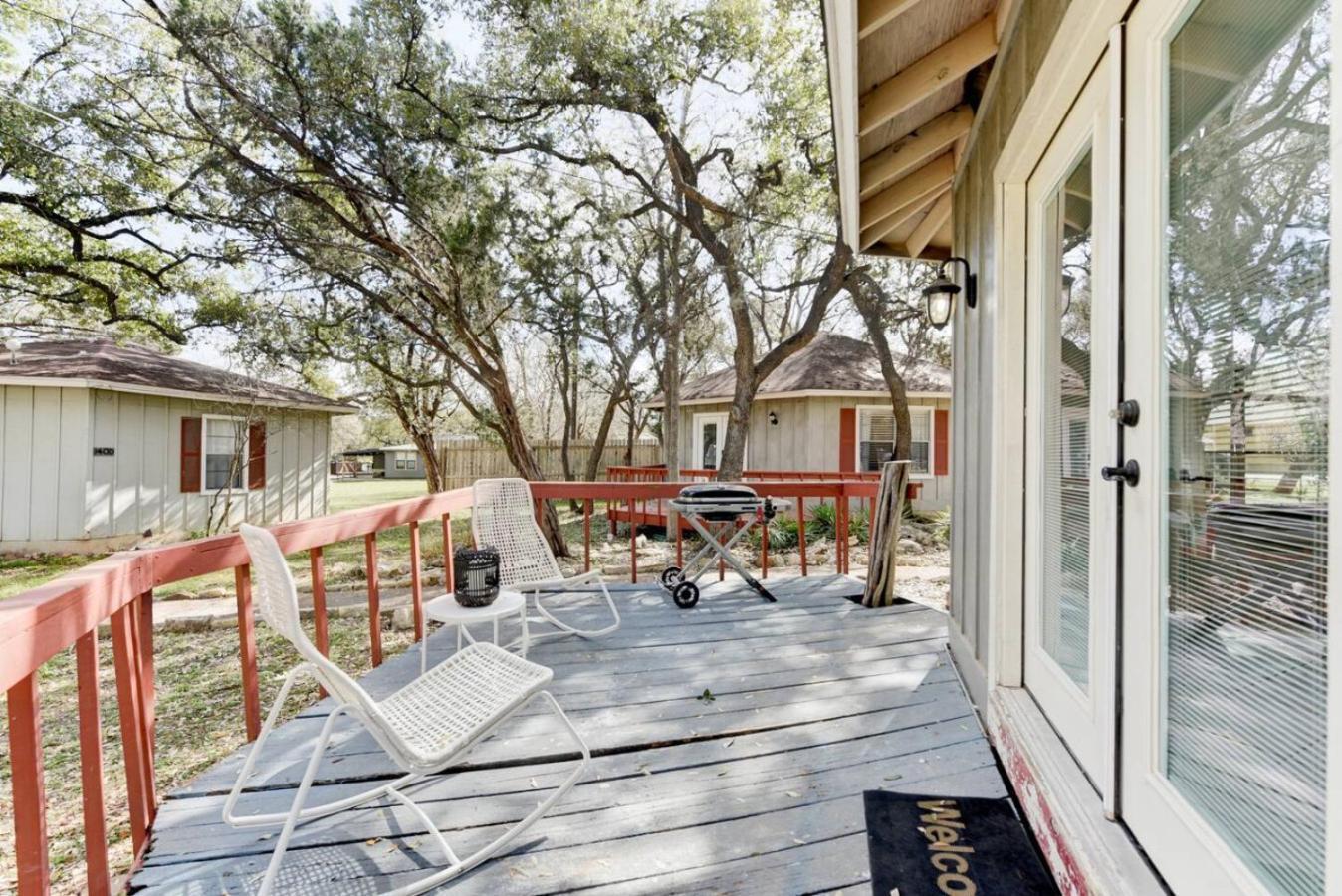 Downtown - Shiner Bungalow At Beer Ranch Project Wimberley Bagian luar foto